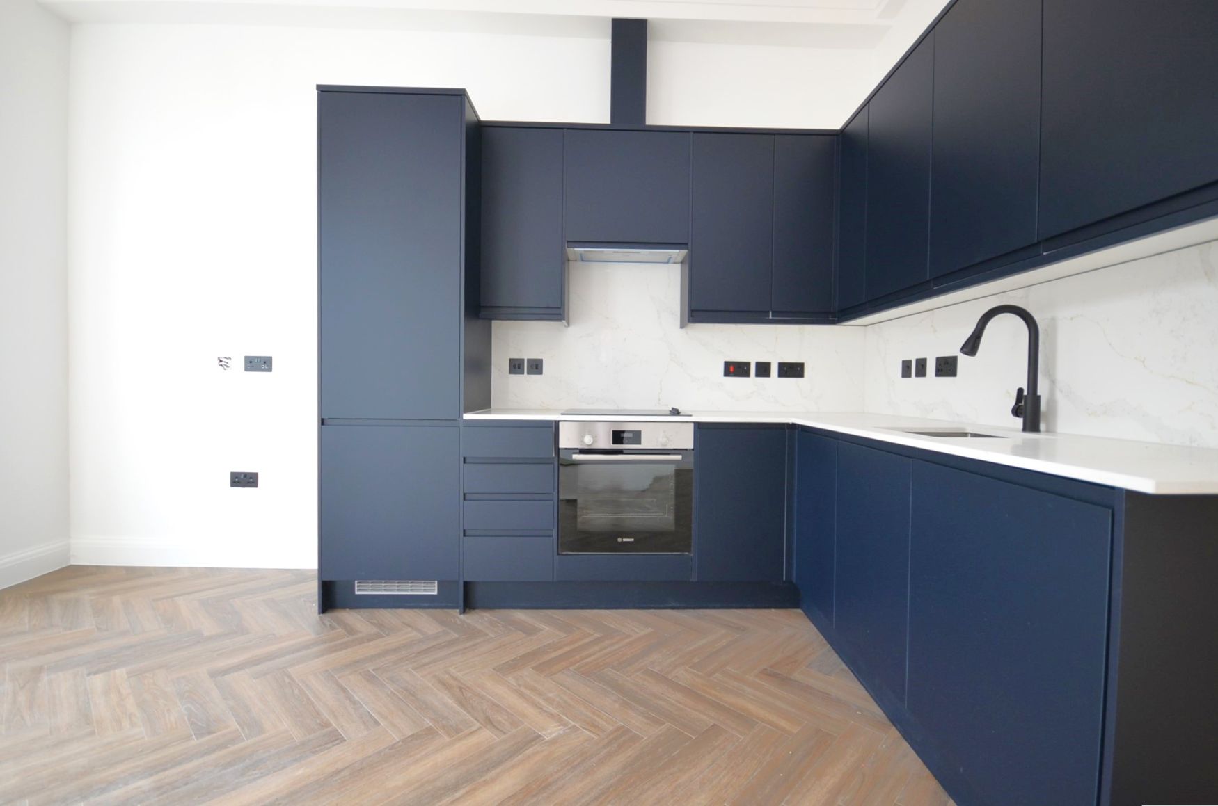 Flat 2, 8 Church Road, London photo 5