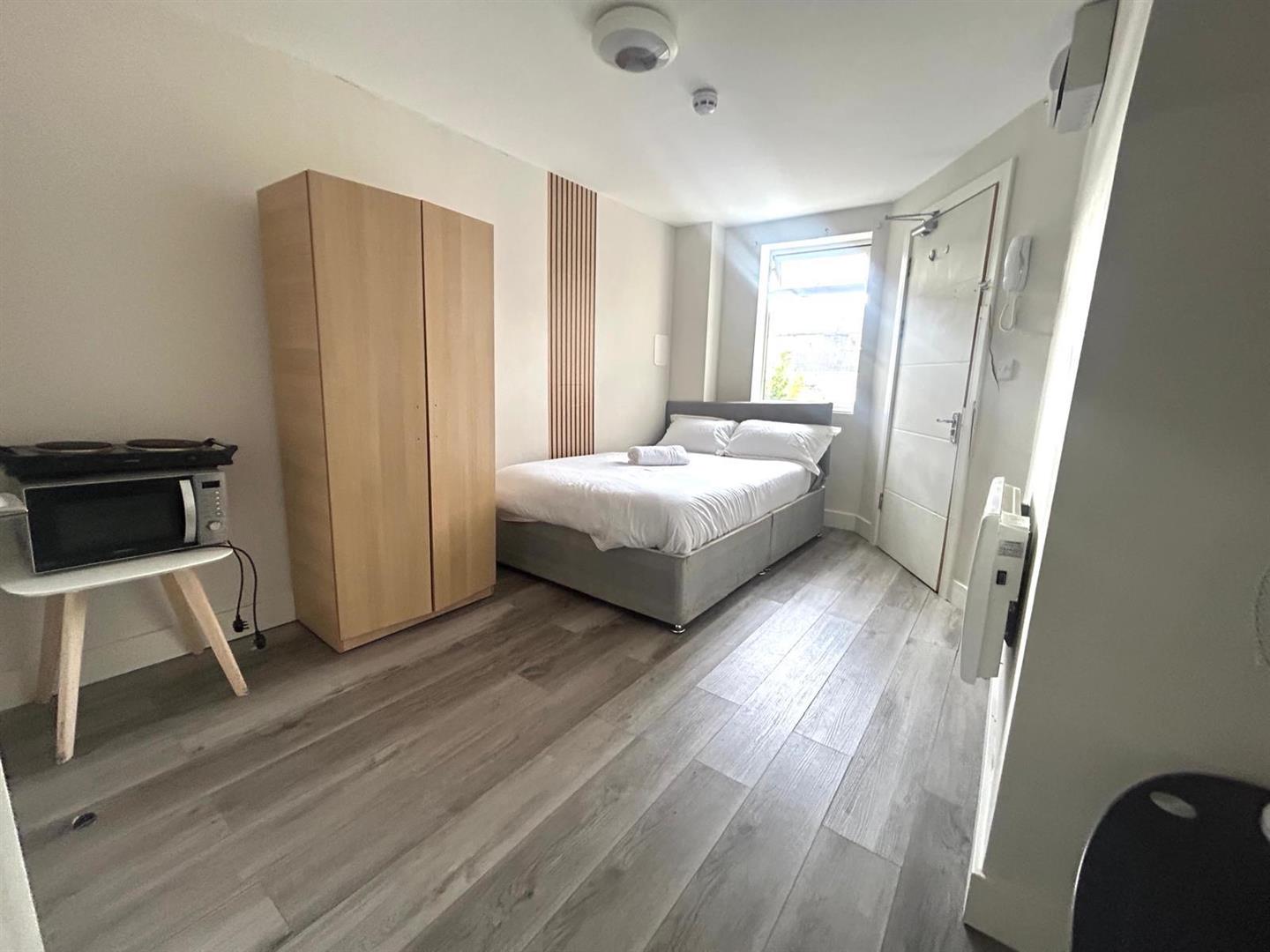 Flat 2, 128, Ashwood Road, Potters Bar photo 3