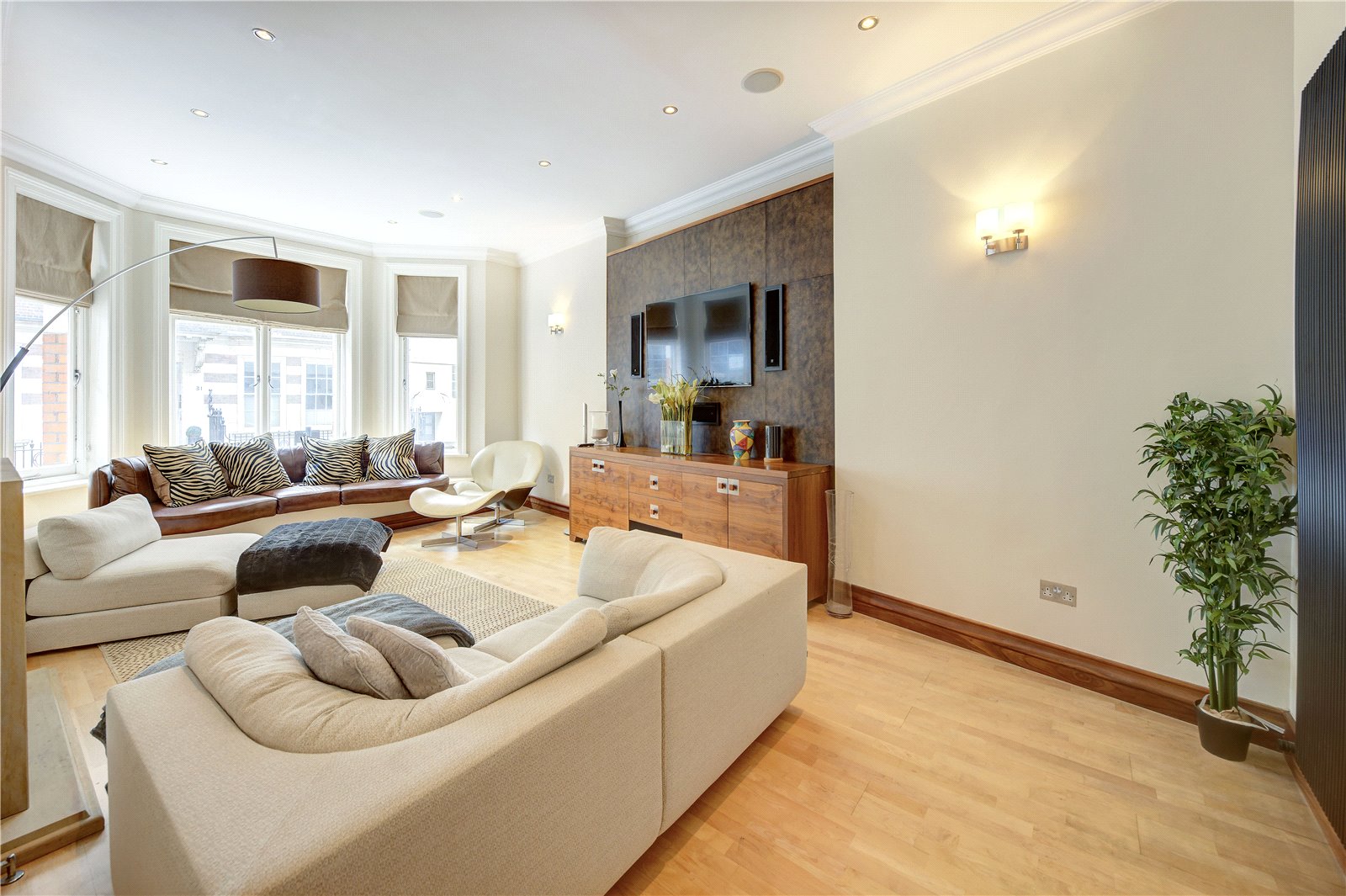 3 bedroom flat for sale 0