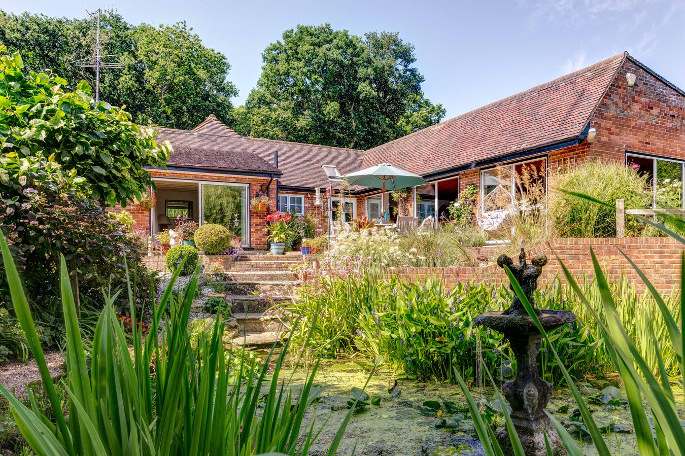 4 bedroom detached bungalow for sale 0