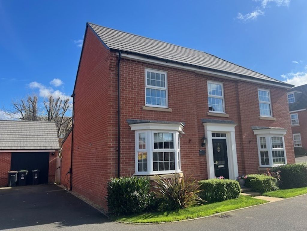 11, Kingfisher Road, Kettering photo 4
