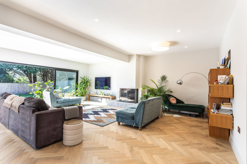 5 bedroom detached house for sale 0