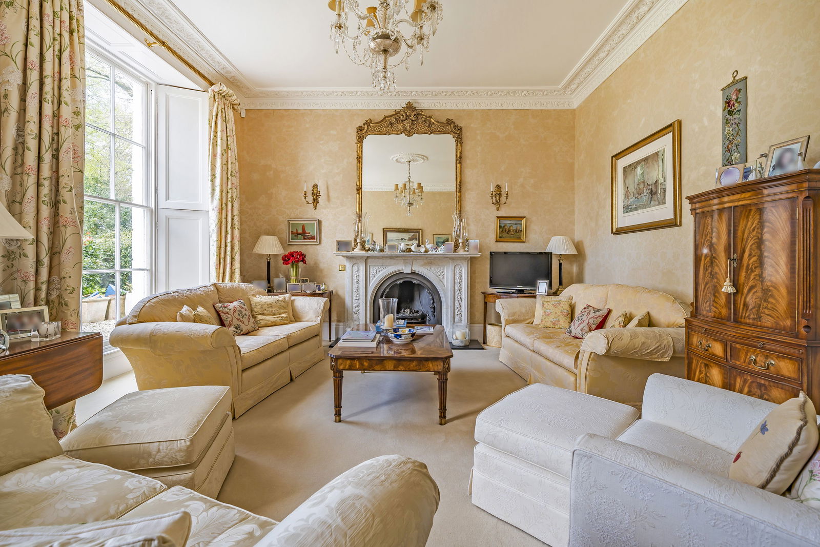 5 bedroom detached house for sale 0