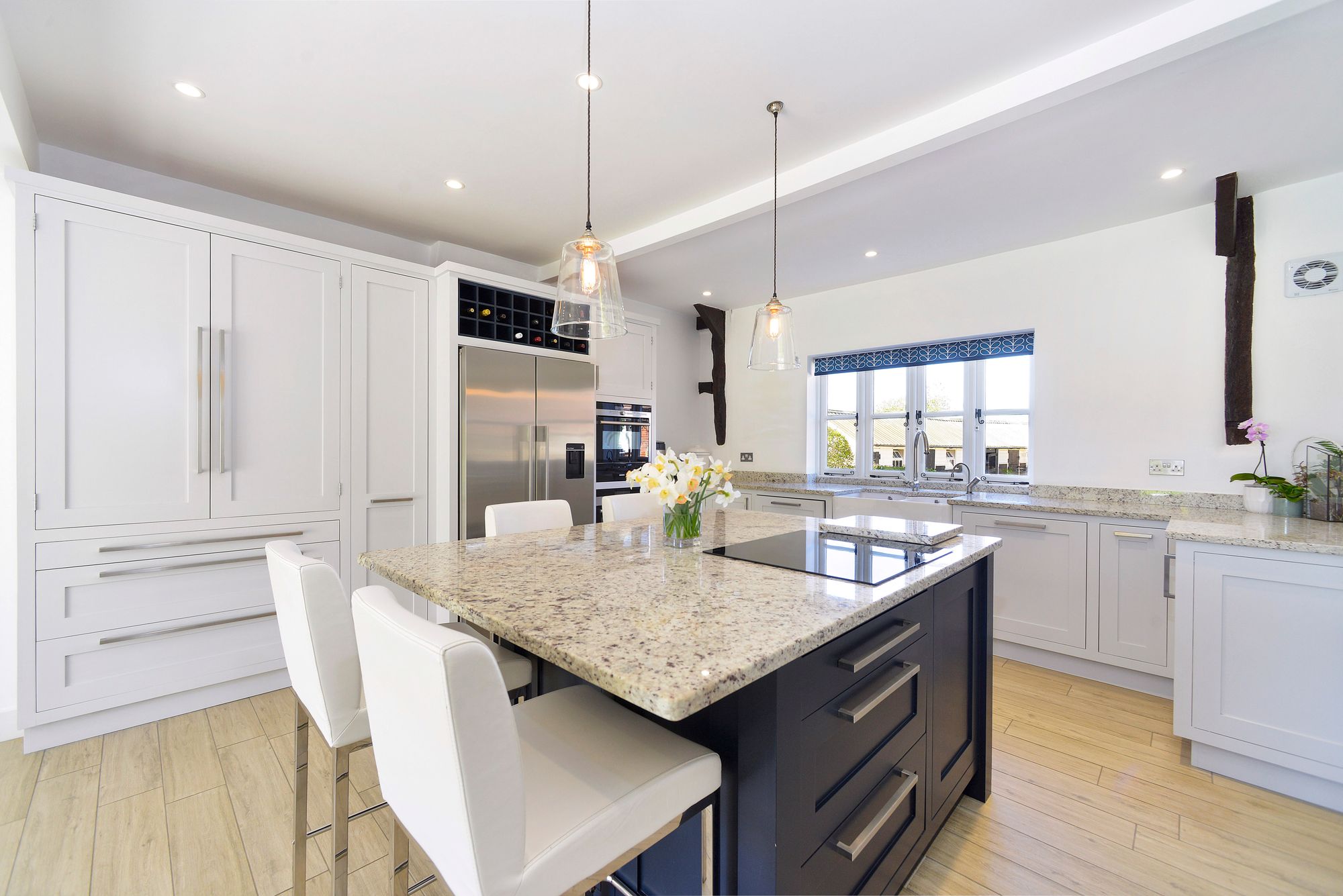 6 bedroom detached house for sale 0