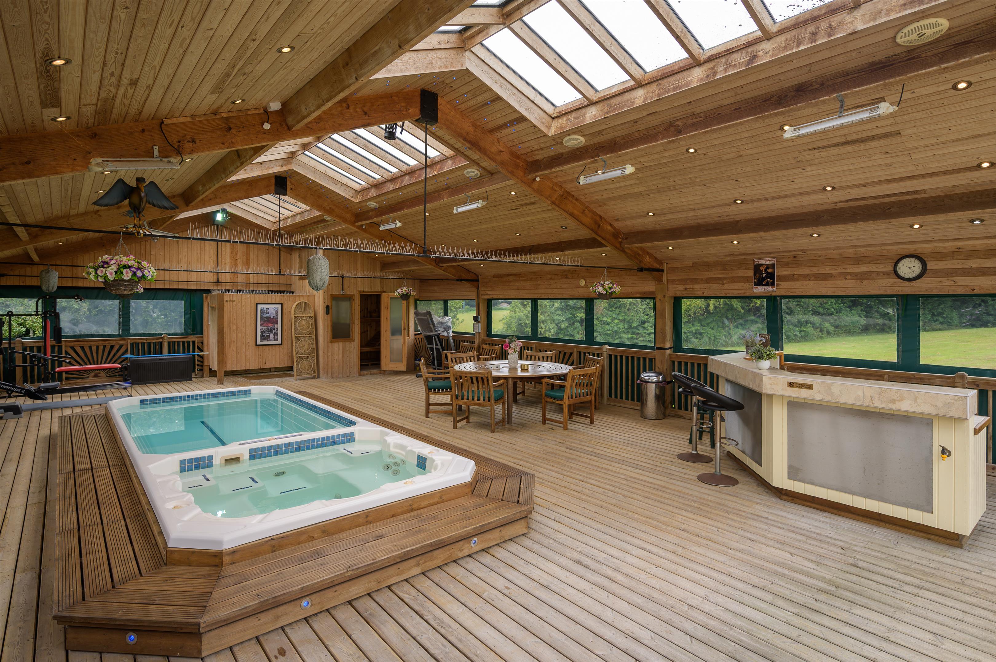 5 bedroom detached house for sale 0