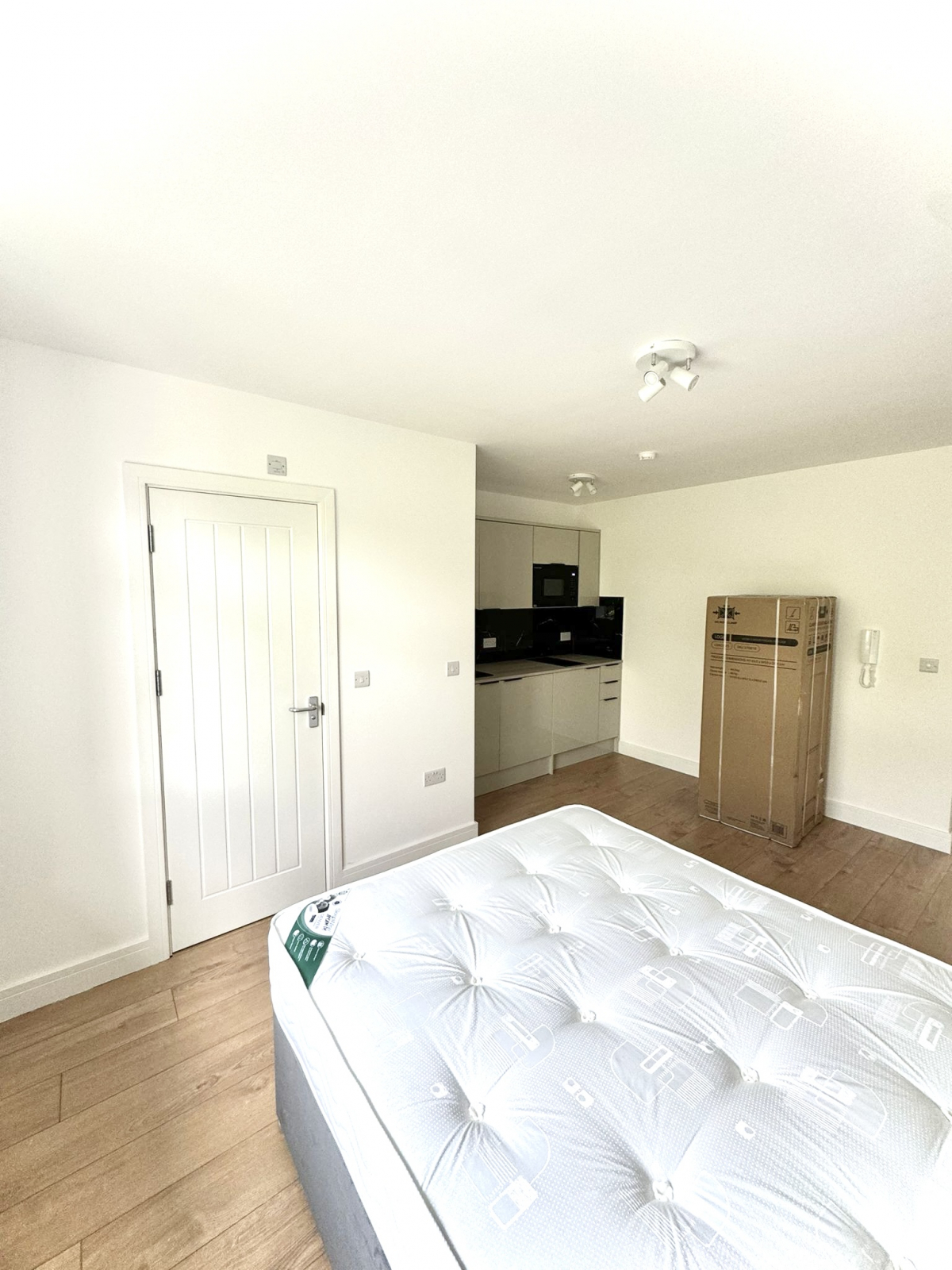 156 Colney Hatch Lane, First Floor Flat 2, London photo 5