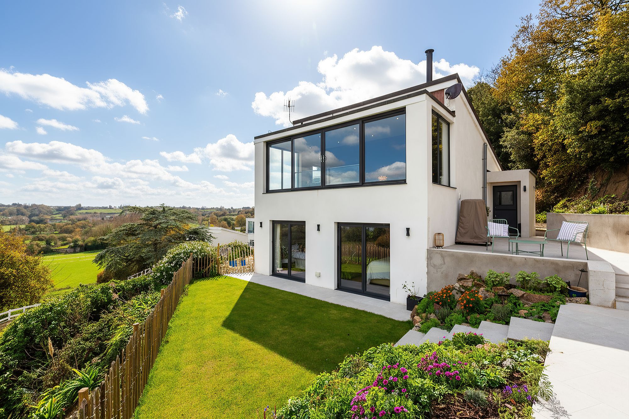 3 bedroom semi-detached house for sale 0