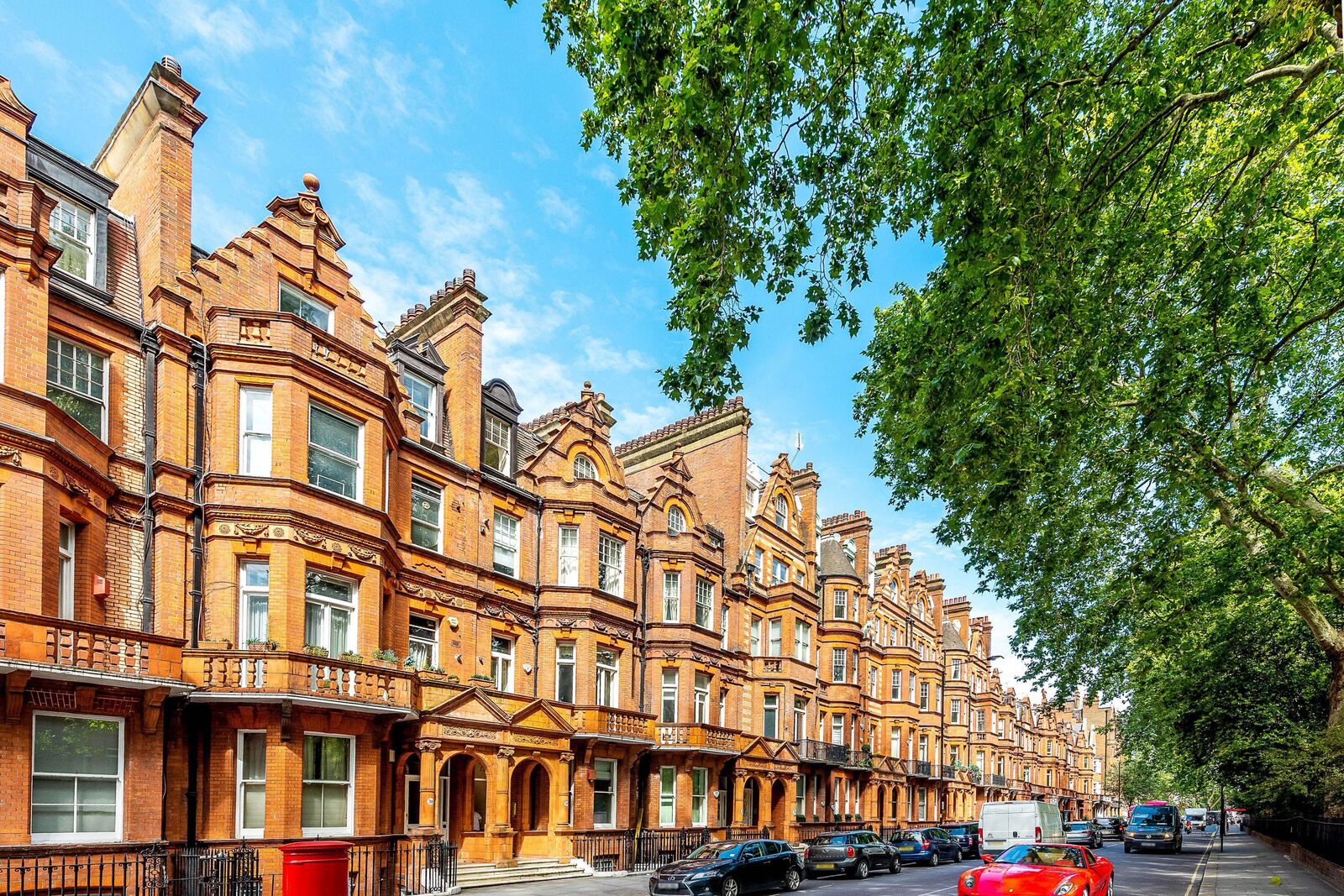 Lower Sloane Street, Chelsea photo 2