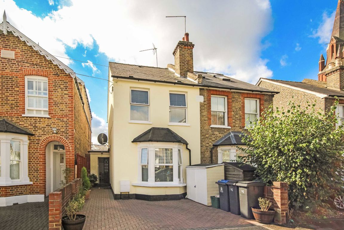 Gibbon Road, Kingston Upon Thames photo 5