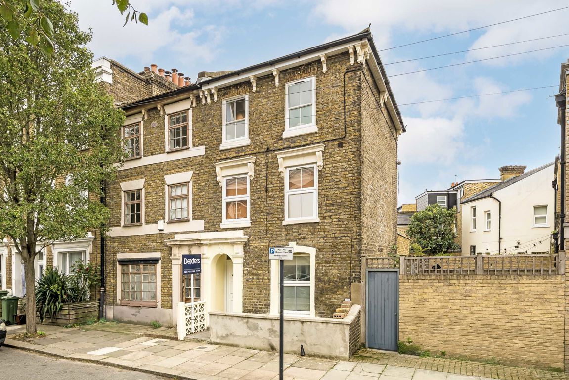 6 bedroom end terrace house for sale 0