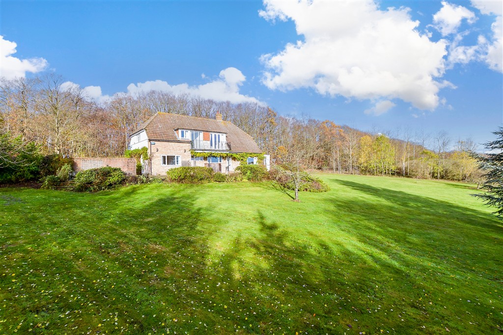 5 bedroom detached house for sale 0