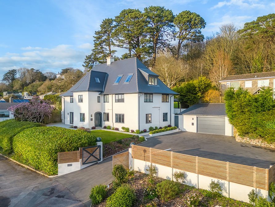 7 bedroom detached house for sale 0