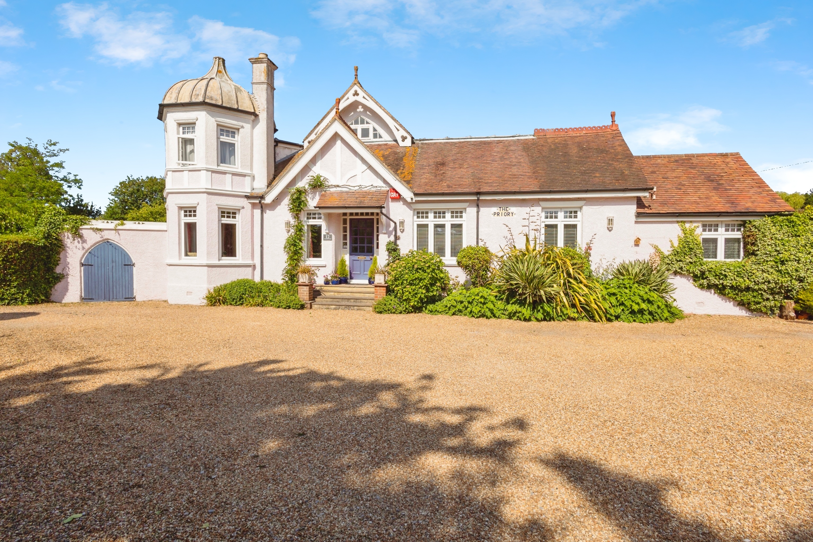 5 bedroom detached house for sale 0