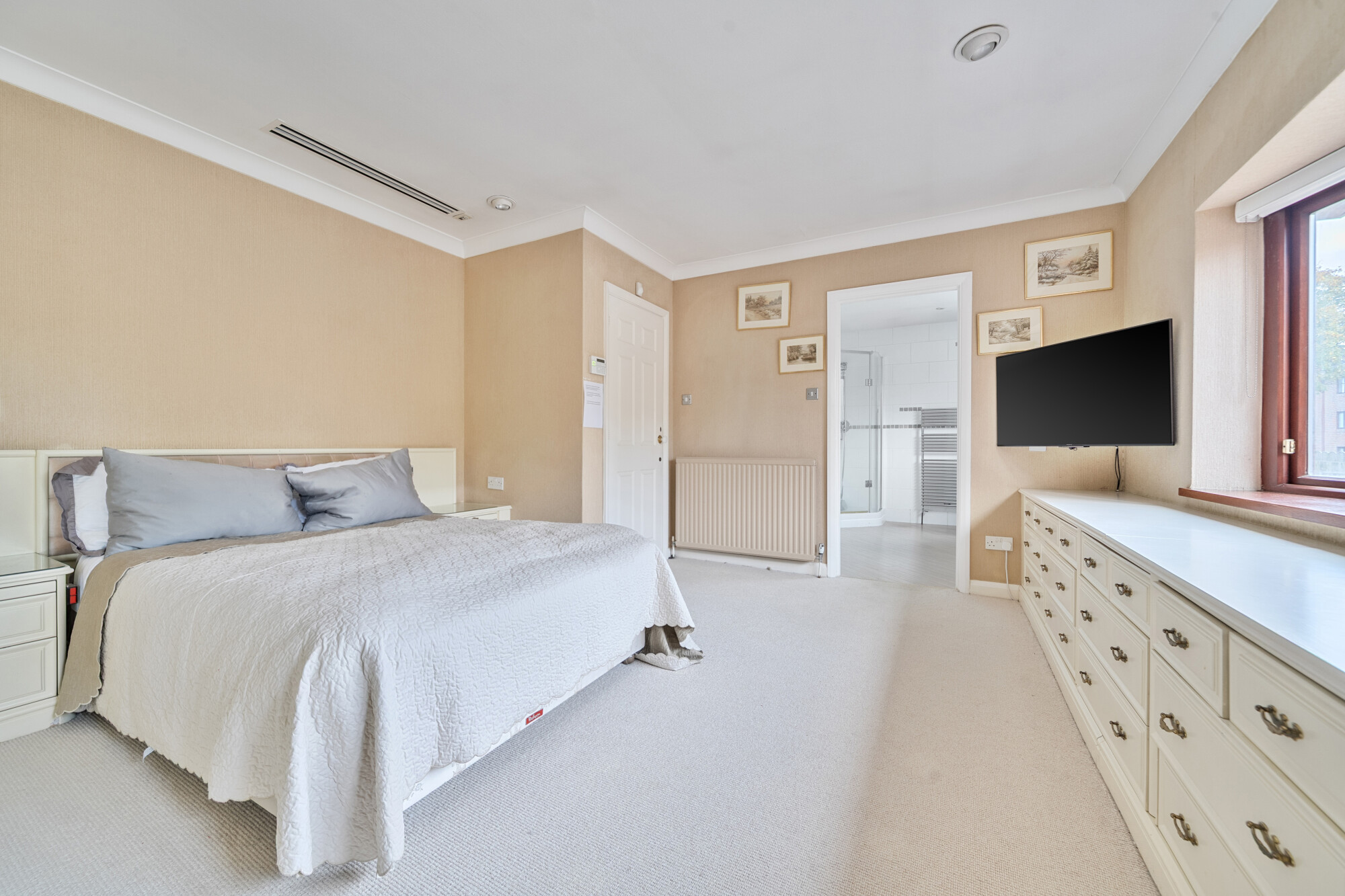 3 bedroom detached house for sale 0