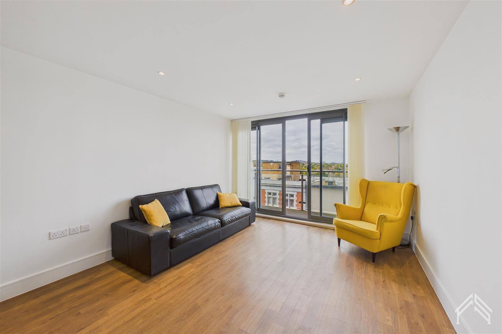 5432523, High Road, Wembley photo 2