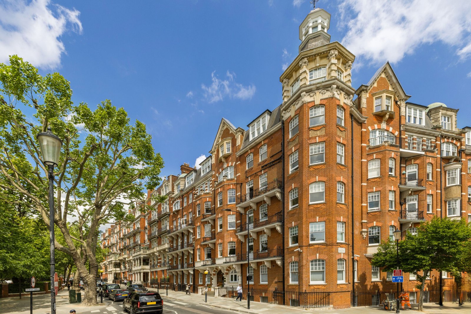 4 bedroom flat for sale 0