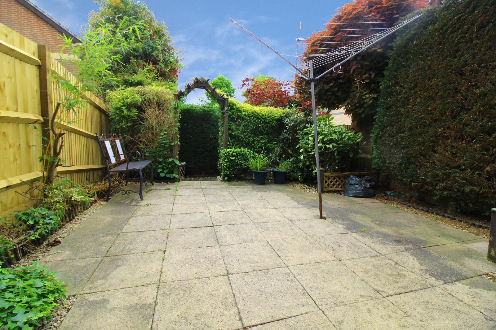 13, Olivier Road, Crawley photo 4