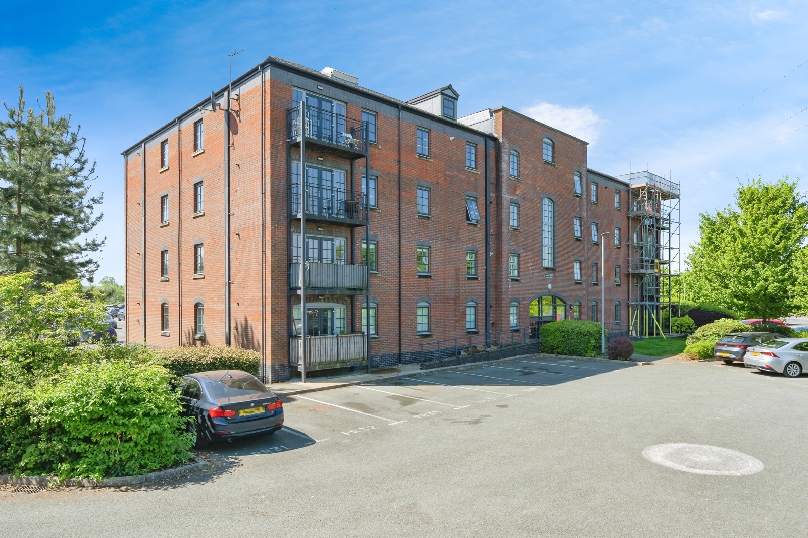 2-bed flat on Apartment 23, Boteler Court,, Elphins Drive, Cheshire, £160,000