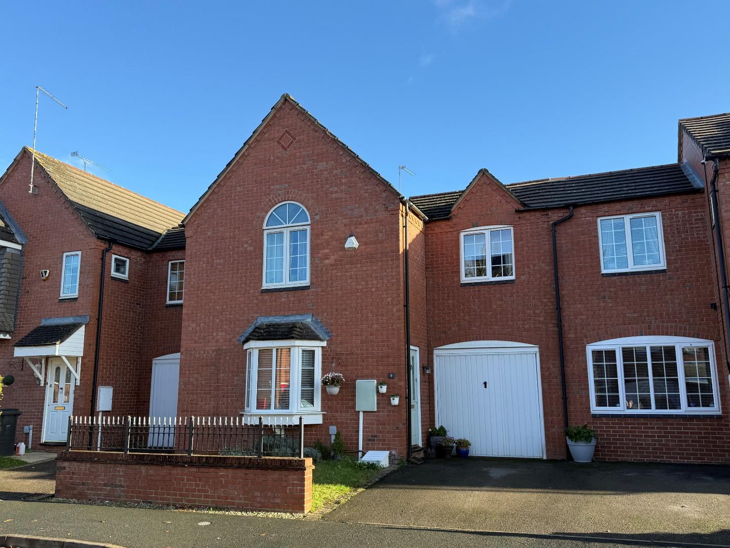 3-bed house on 9, Quintonside, Northampton, £300,000
