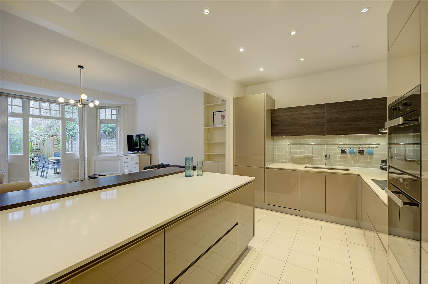 2 bedroom flat for sale 0