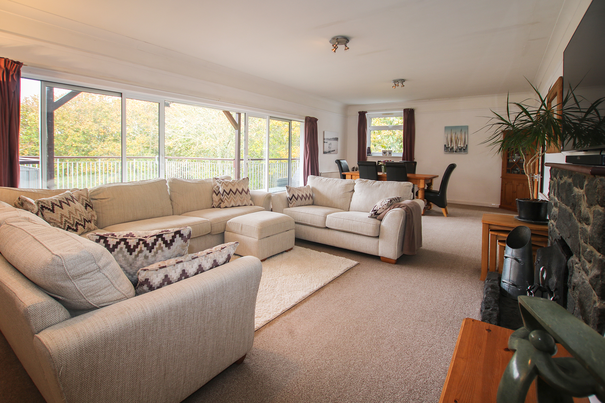 5 bedroom property for sale 0