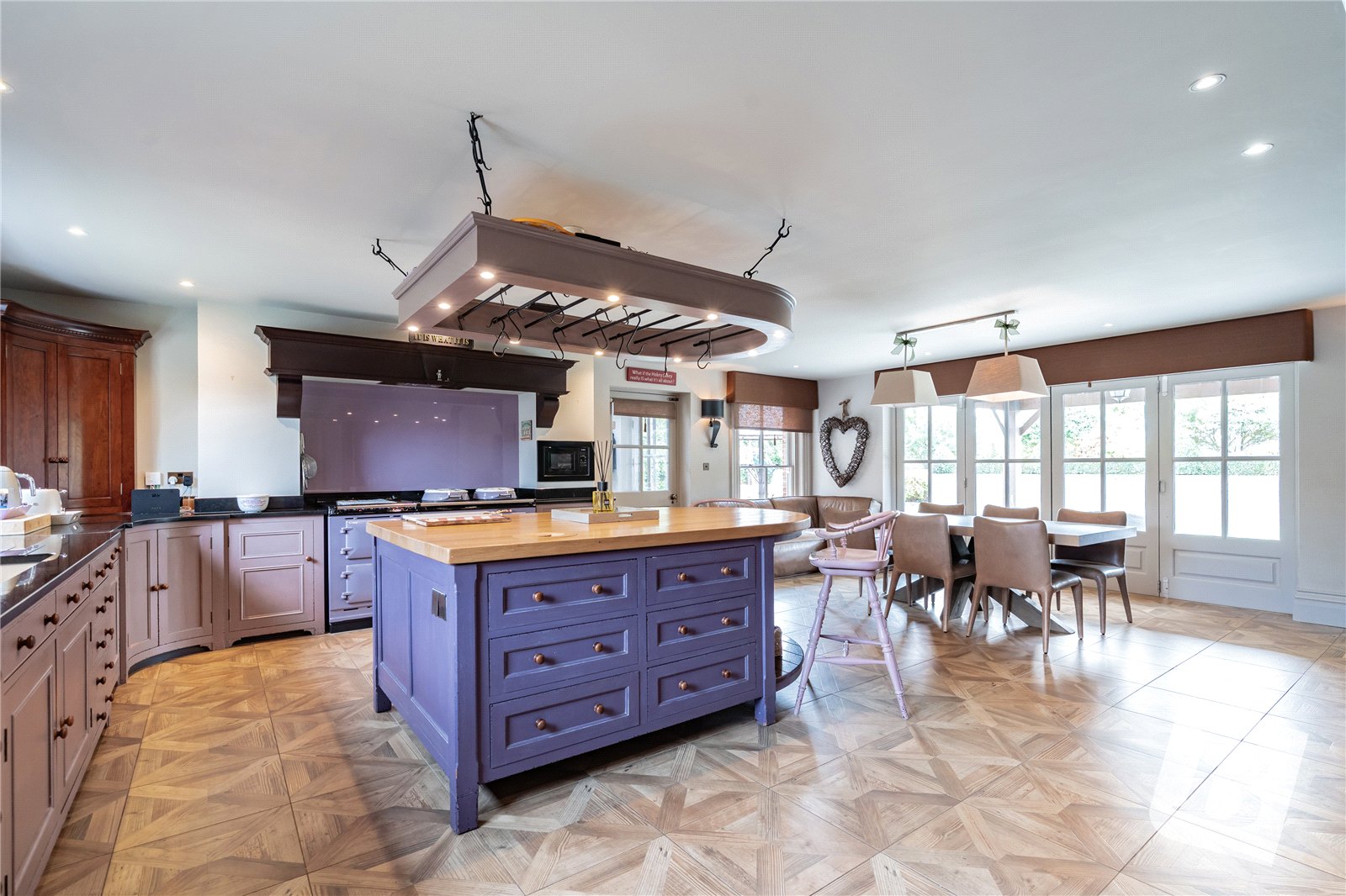 5 bedroom detached house for sale 0