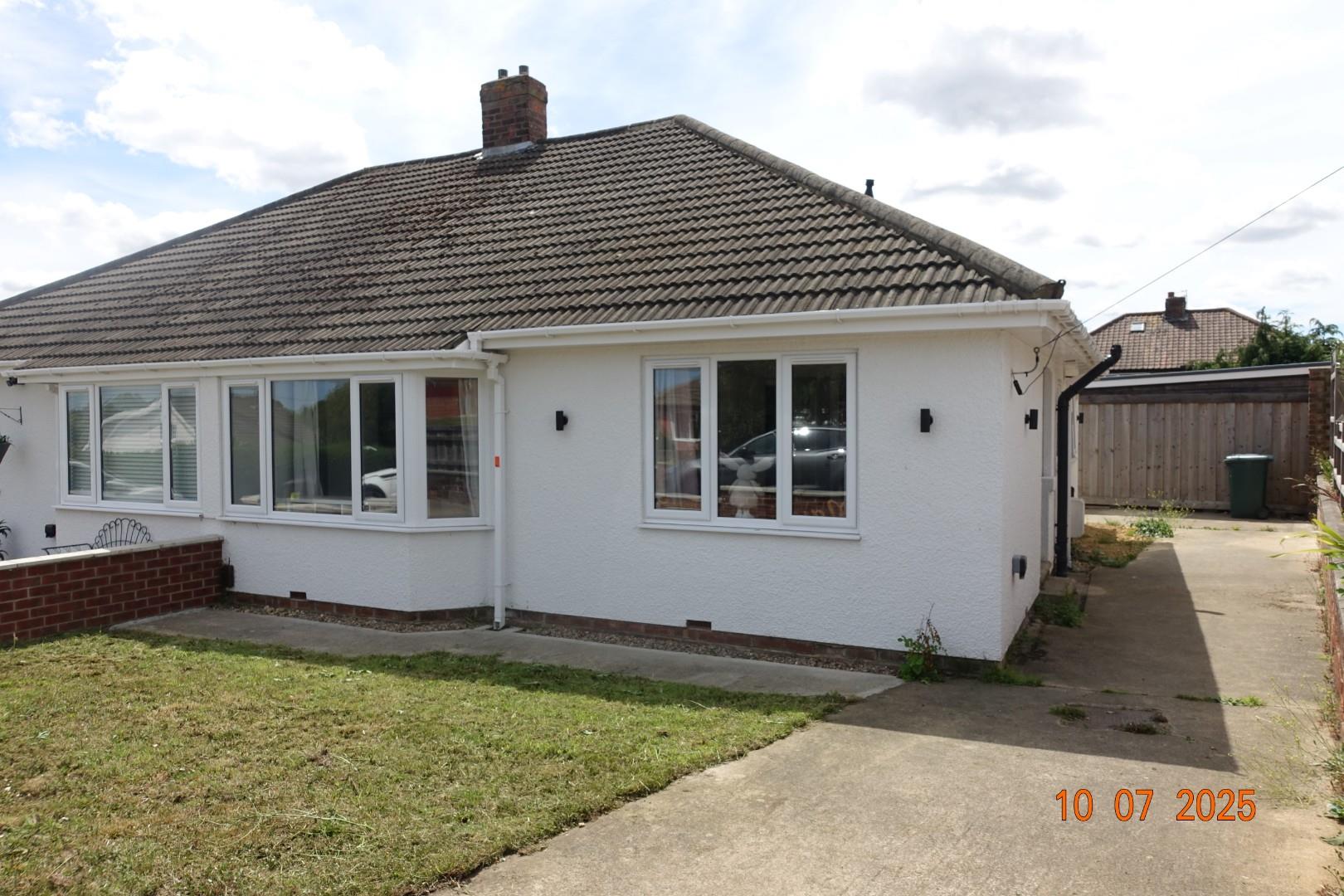 27, Roseberry Crescent, Stockton-On-Tees photo 2