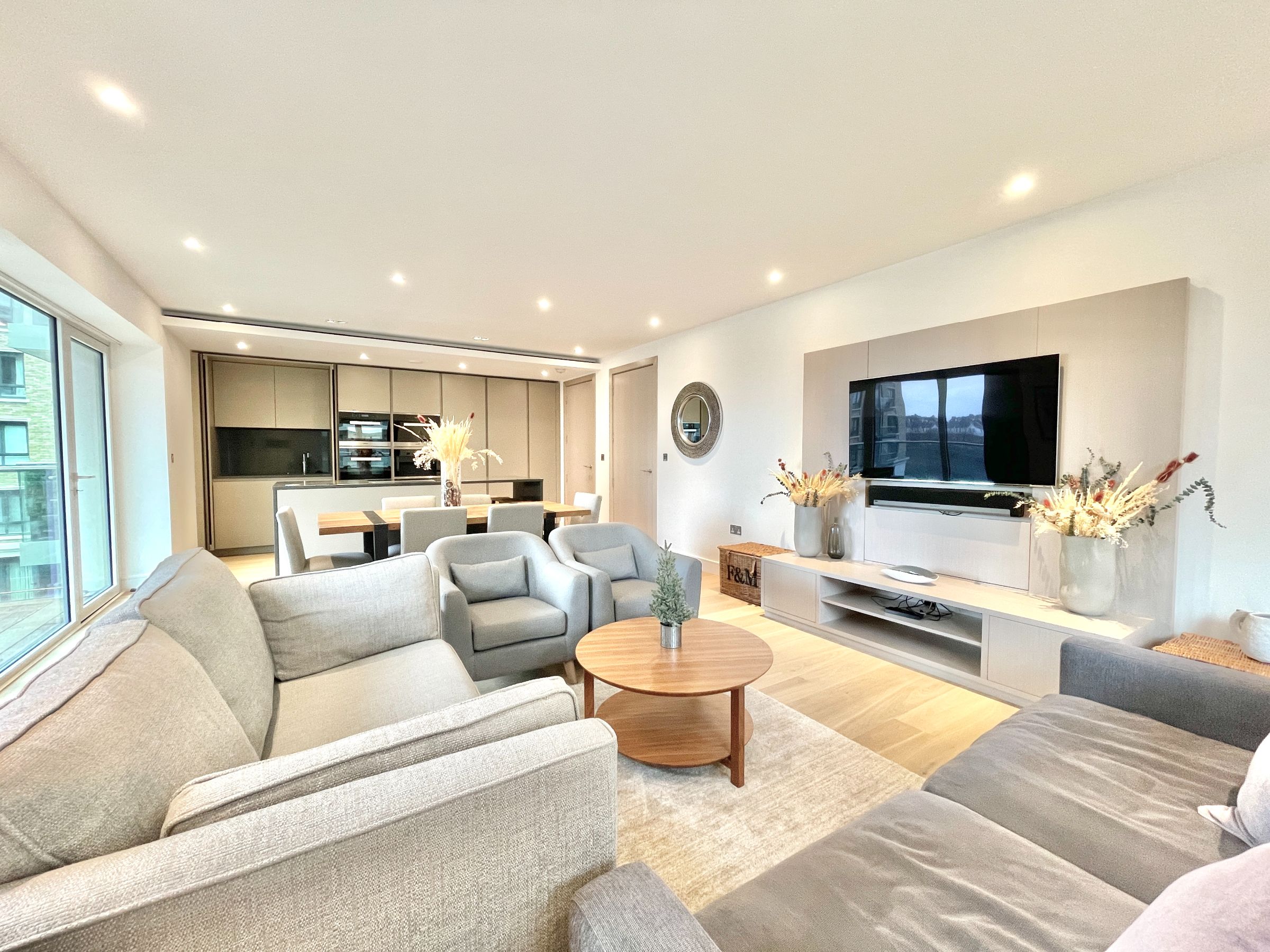 3 bedroom flat for sale 0