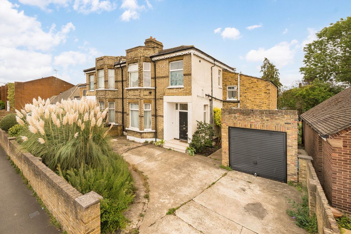 31, Swan Road, Feltham photo 2