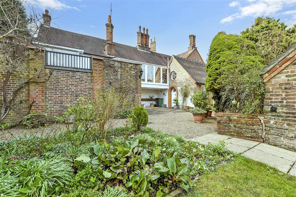 5 bedroom terraced house for sale