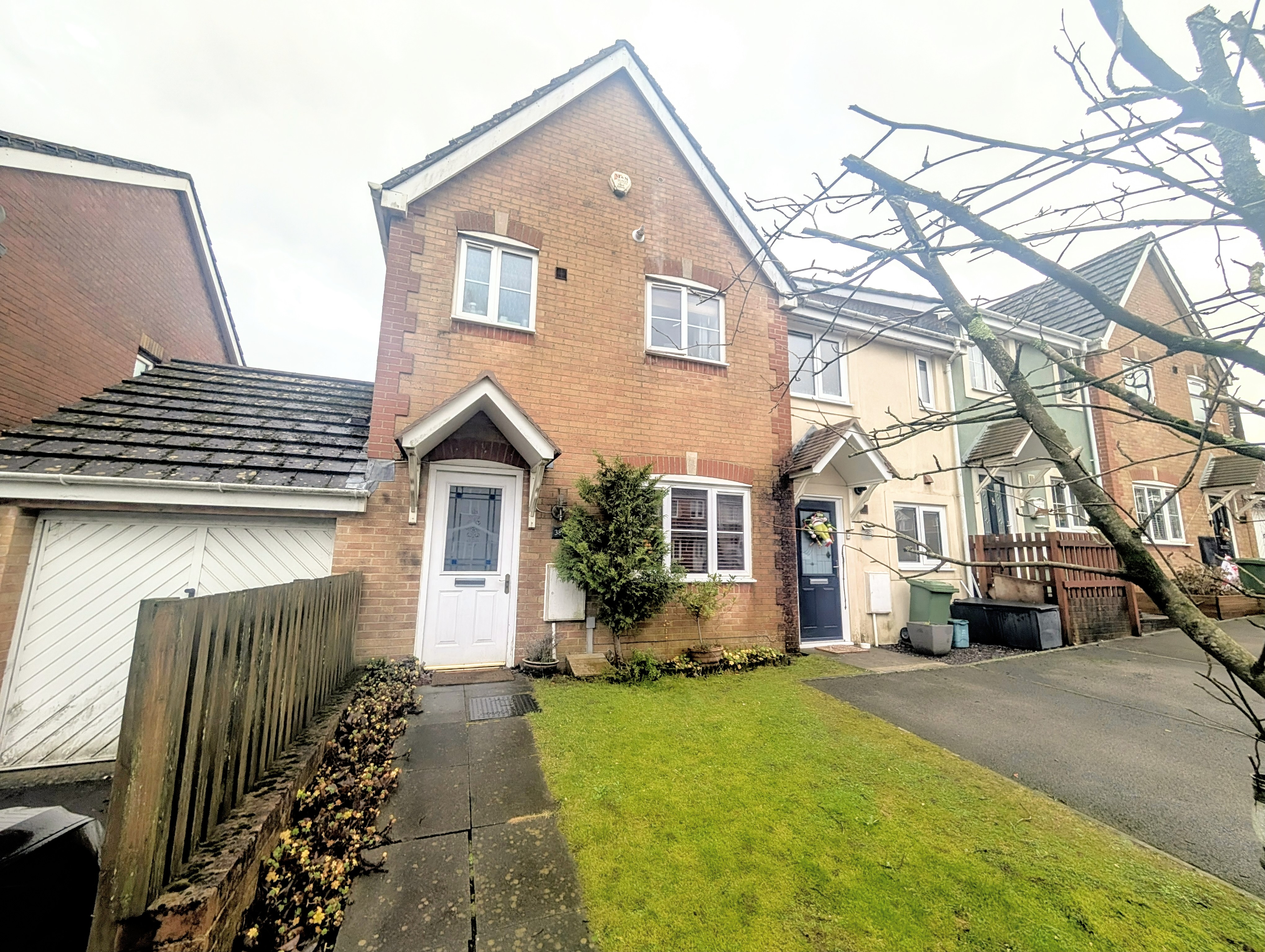 38, Terry's Way, PONTYCLUN photo 2