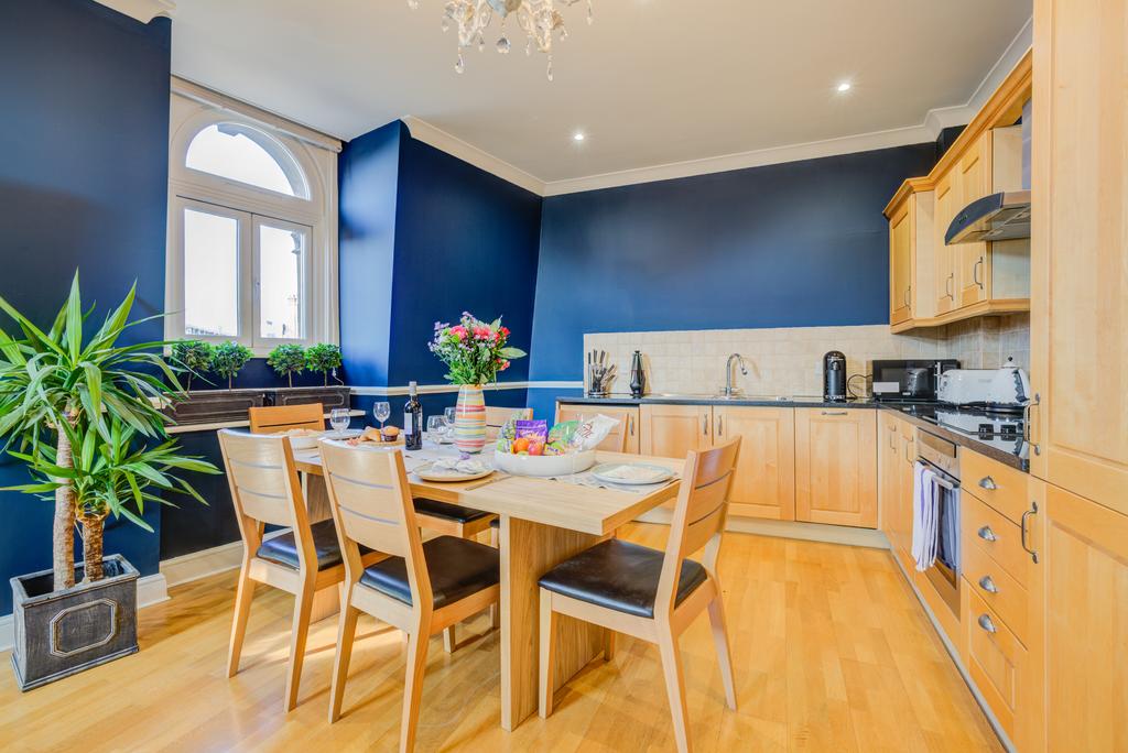 3 bedroom flat for sale 0