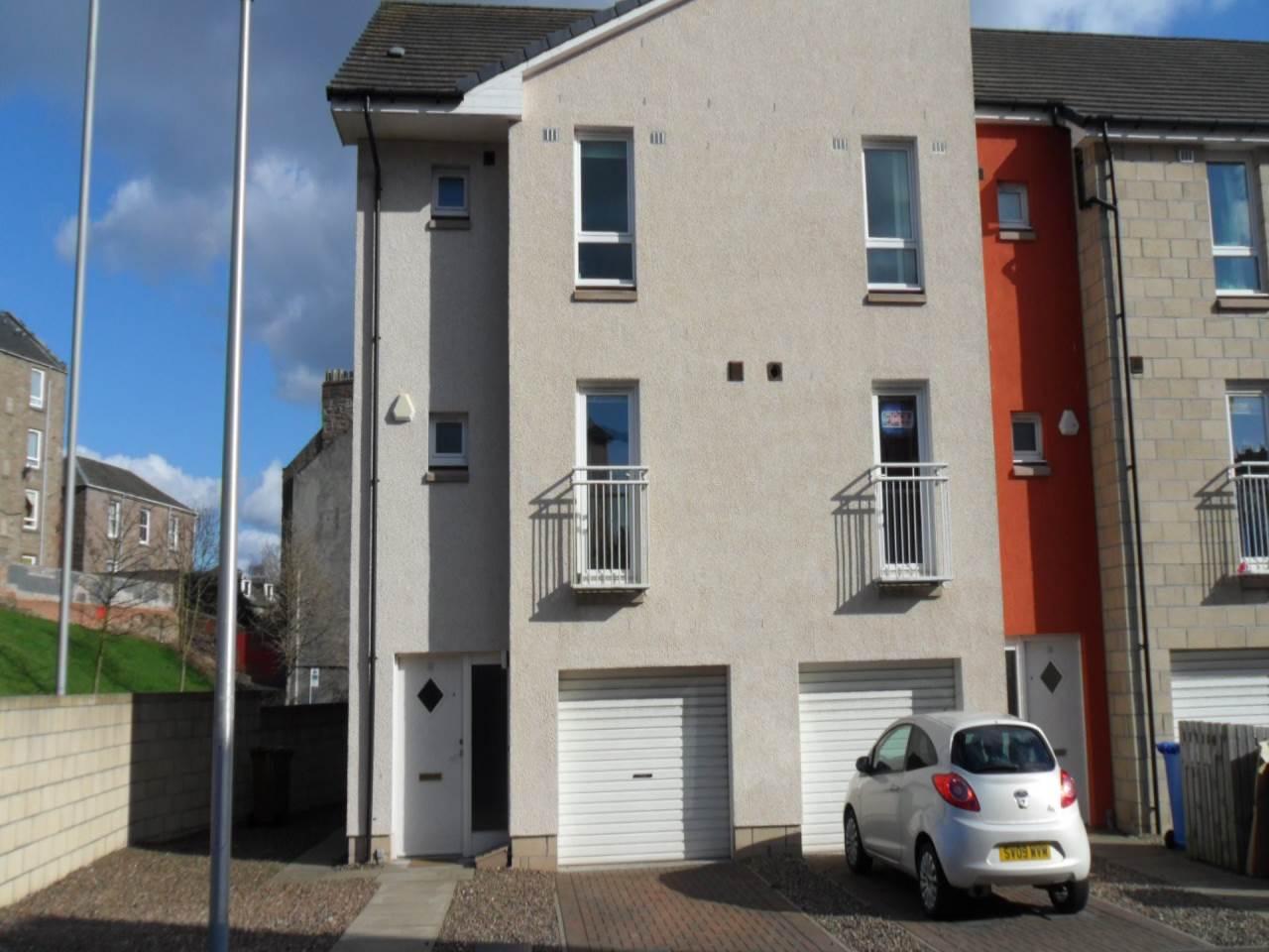 1 Milnbank Gardens, Dundee photo 2