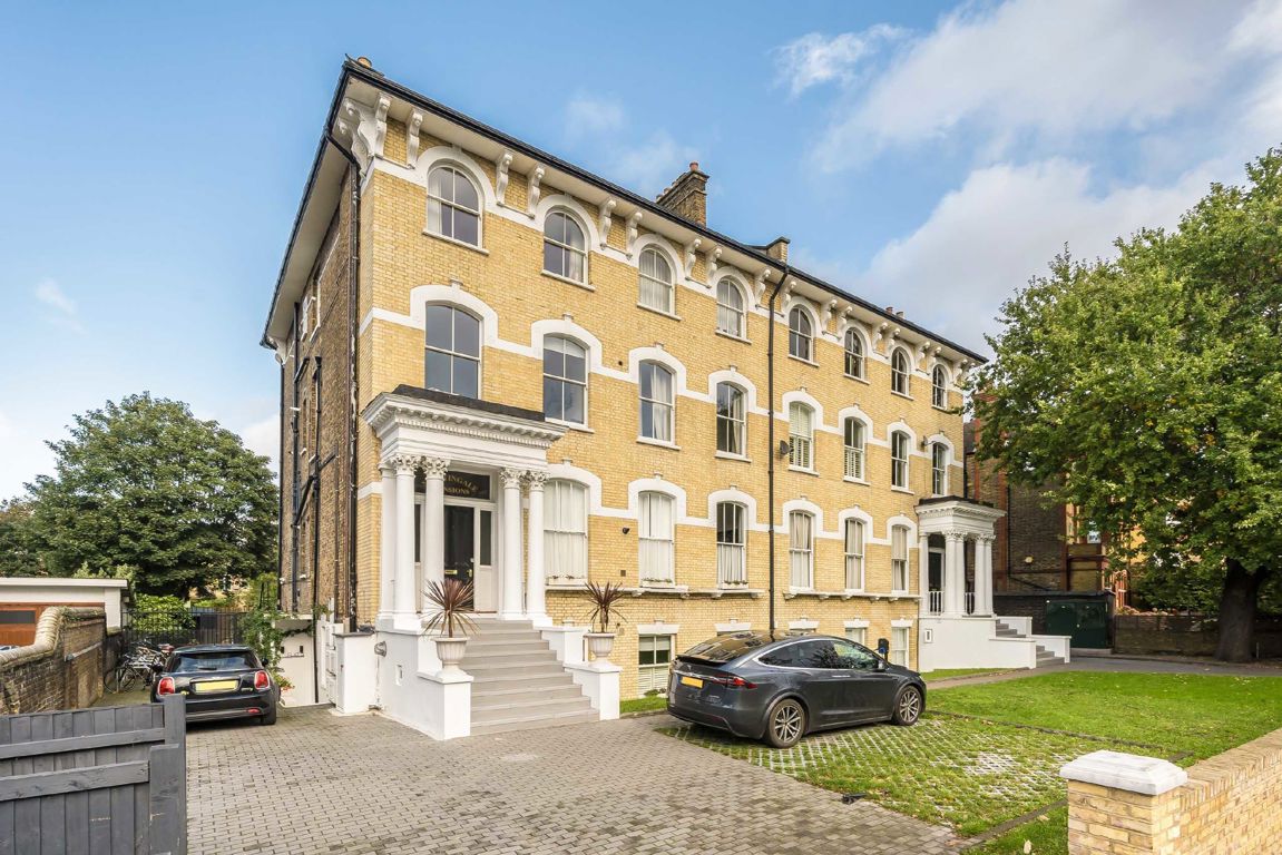 2 bedroom flat for sale 0