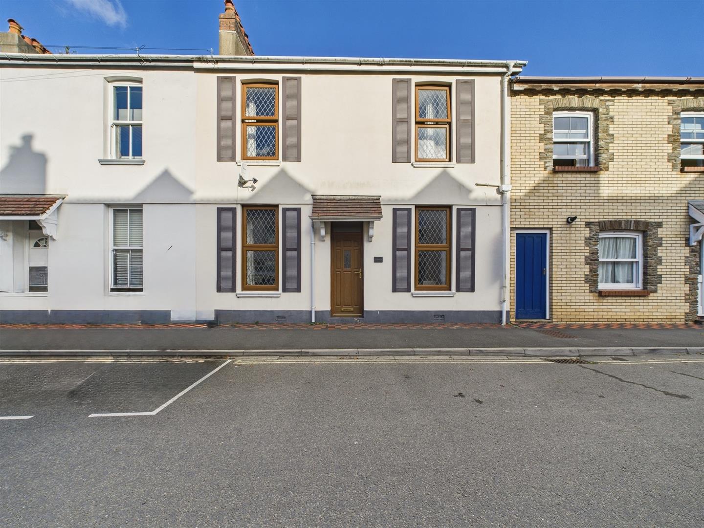 4-bed terraced on Cyprus, King Street, Ilfracombe, £165,000