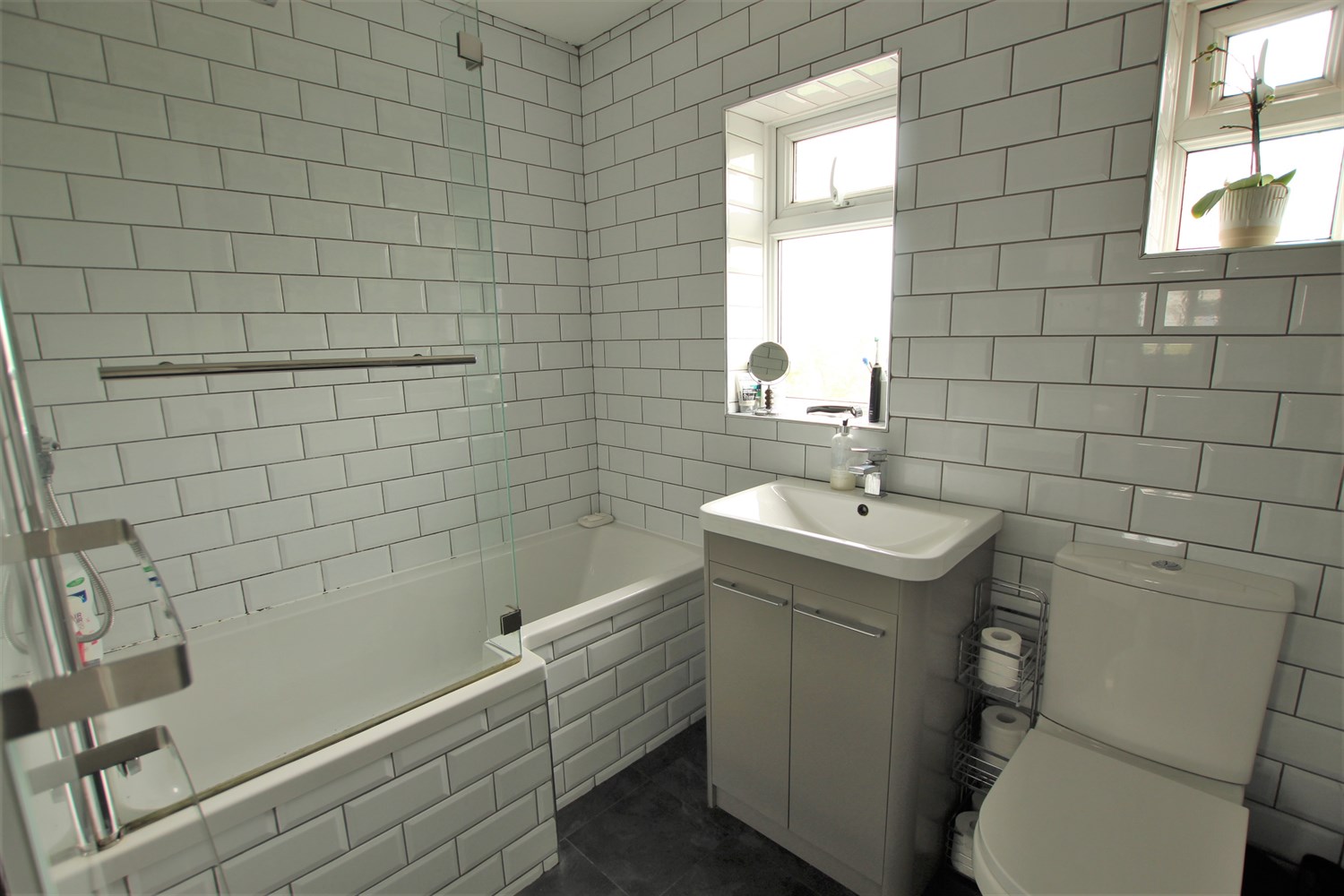Photos of Woodhouse Lane, Dunham Massey, Altrincham WA14 64701064
