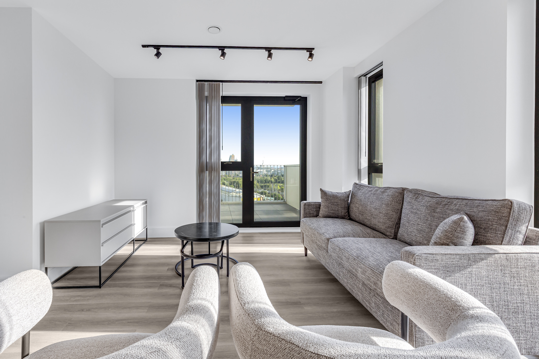 T07.01, Scrubs Lane, London photo 4
