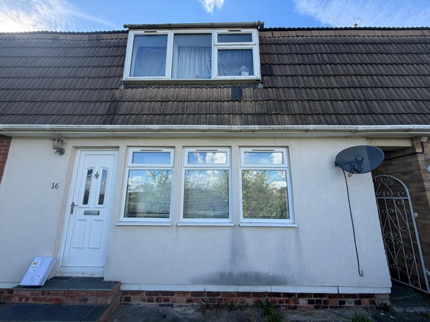 16 Houldsworth Drive, Chesterfield photo 2