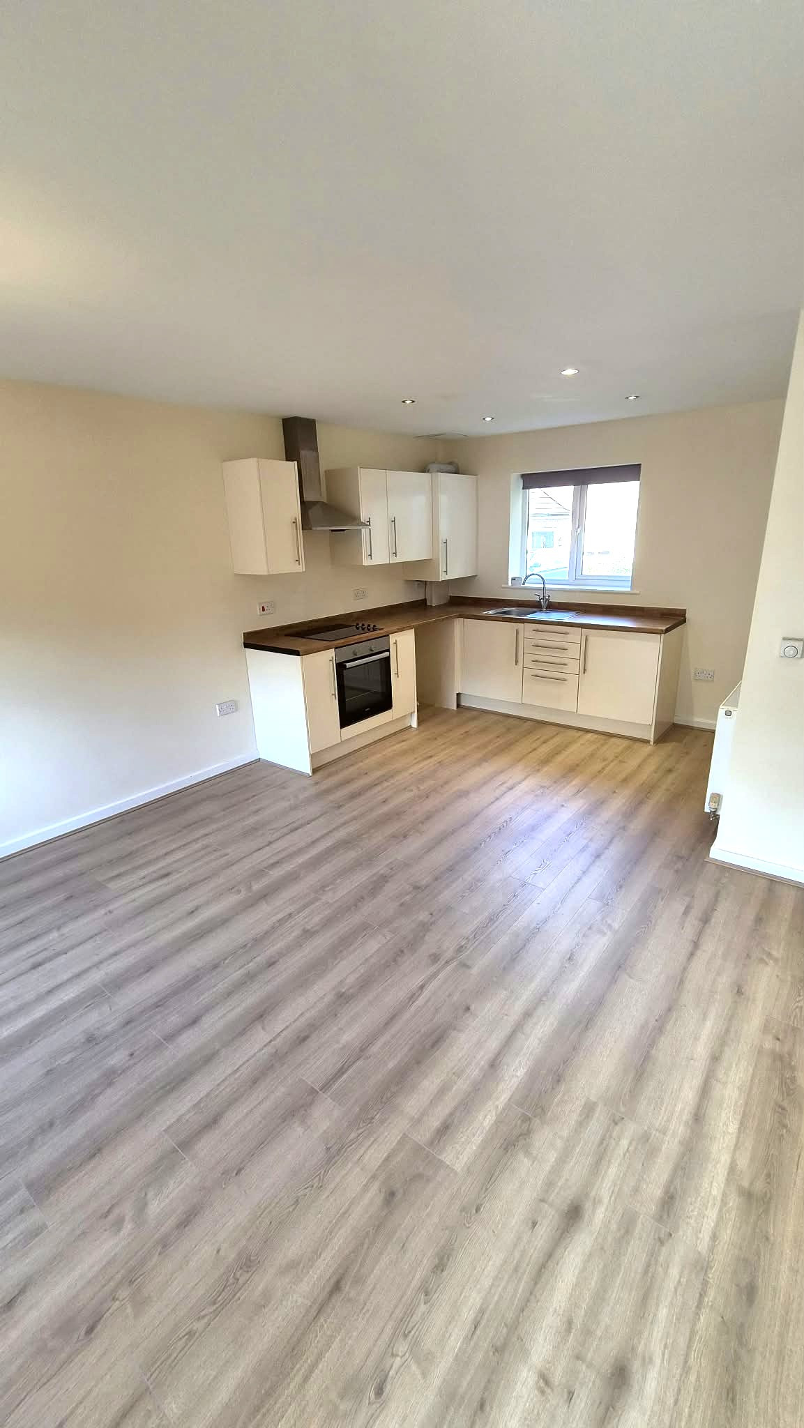 Flat 15, Stroude's Court, Wallasey photo 4