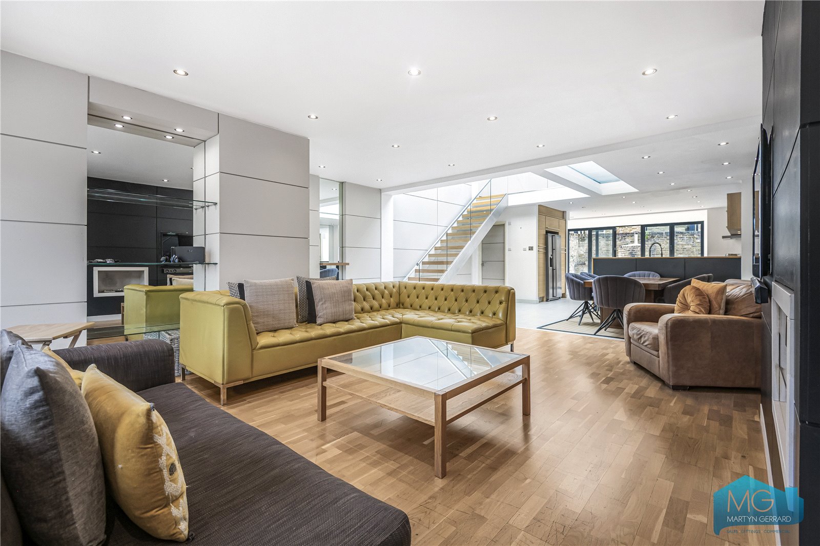 3 bedroom detached house for sale 0