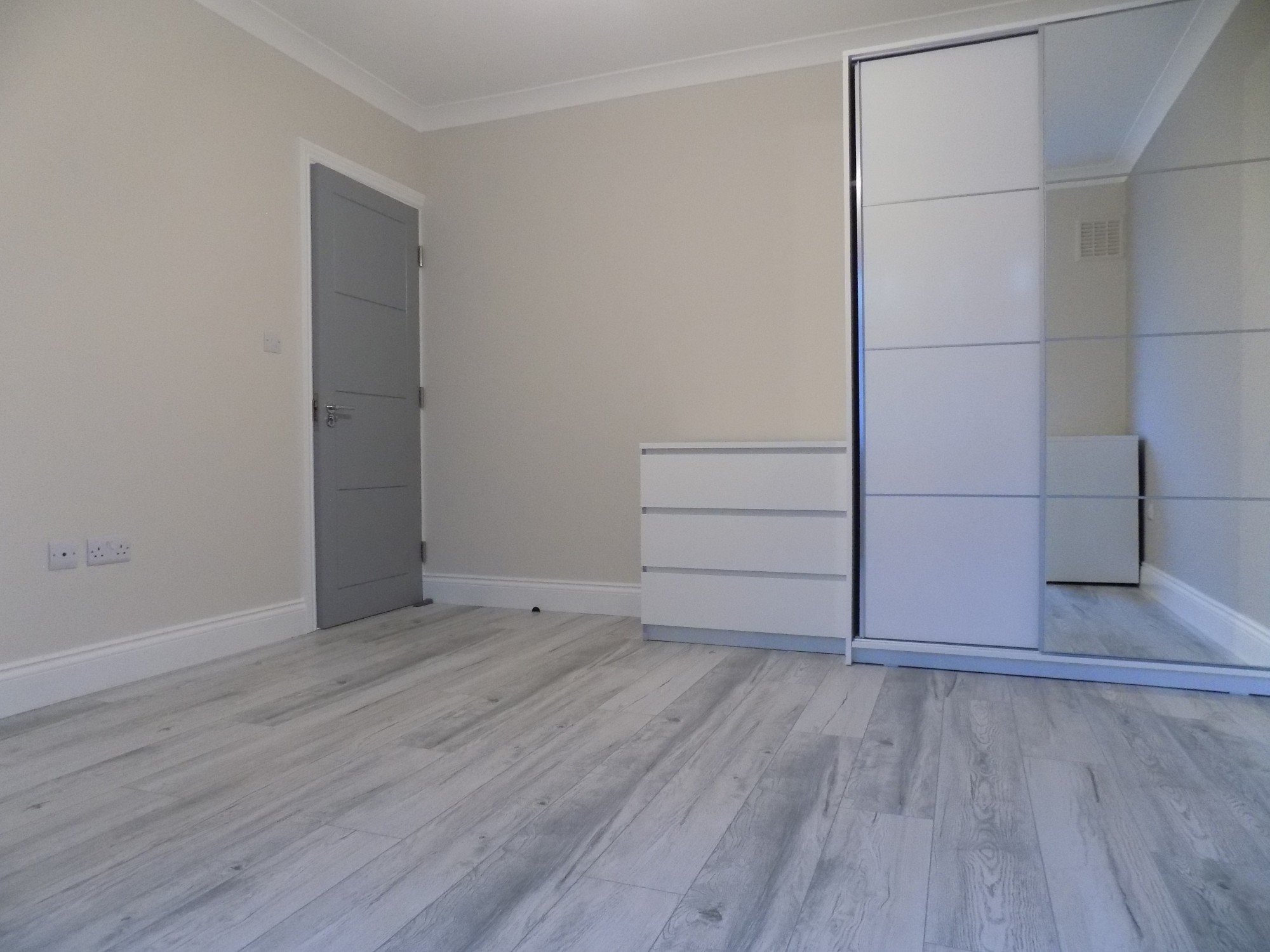 0 Bedrooms Studio to rent in Meyrick Avenue, Luton, Bedfordshire LU1