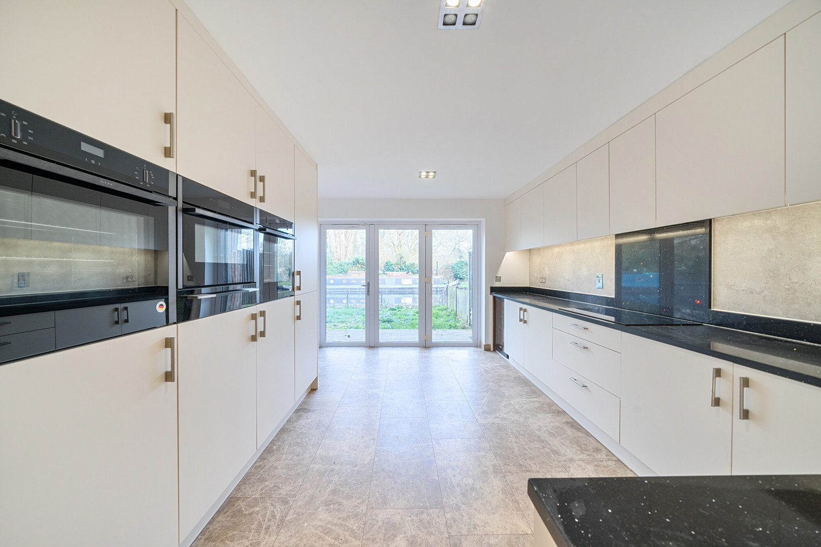 5 bedroom town house for sale 0