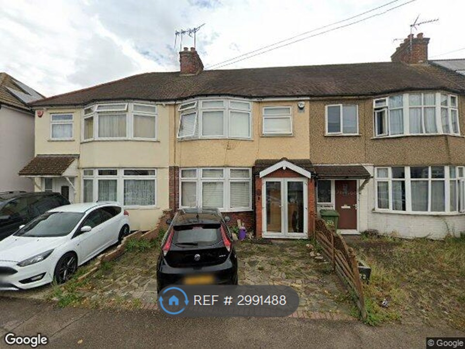 Brentwood Road, Romford photo 2