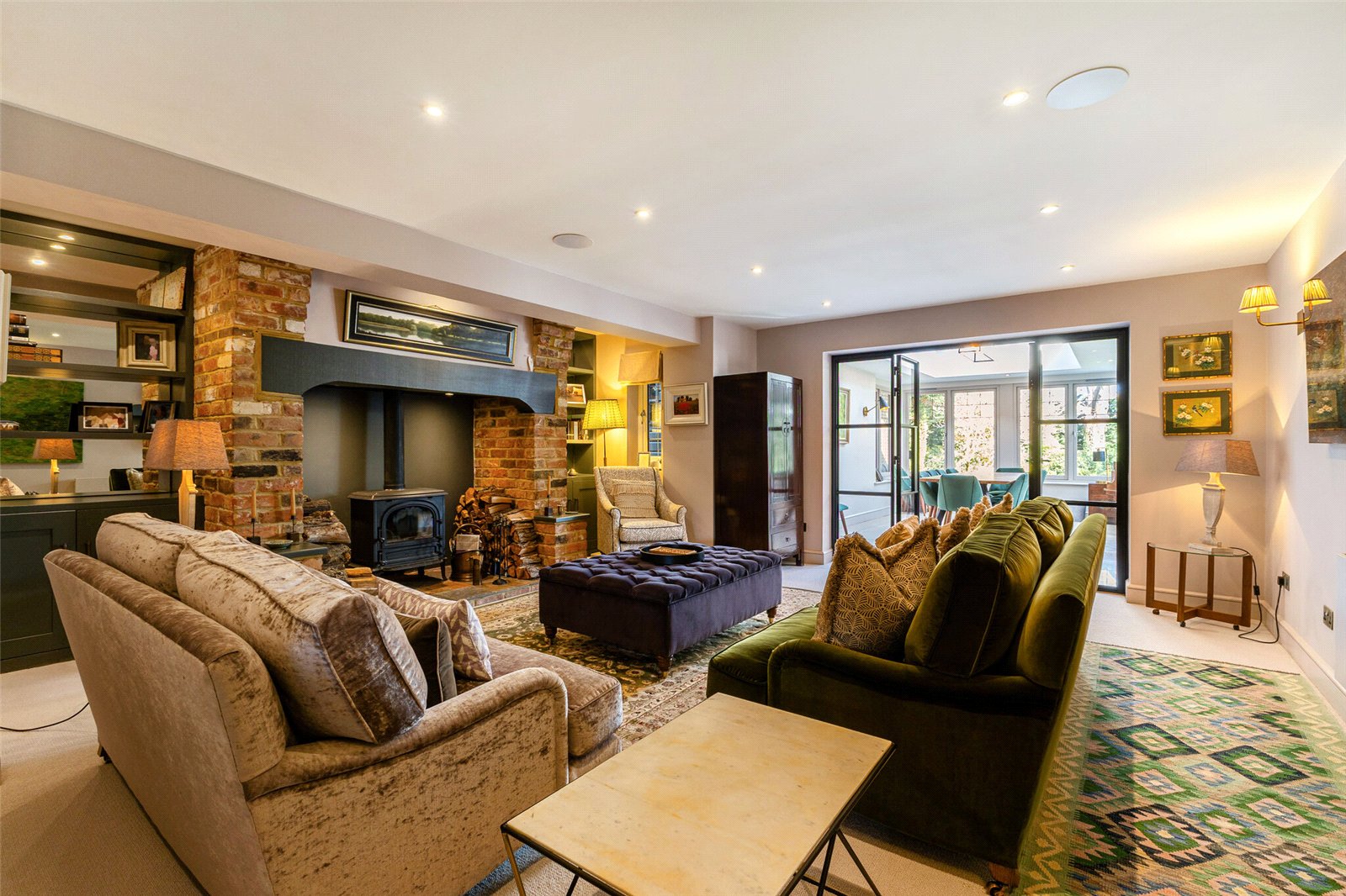 6 bedroom detached house for sale 0