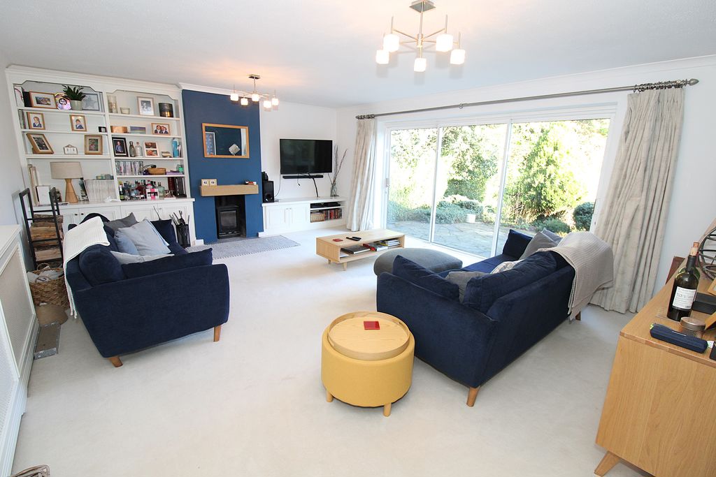 5 bedroom detached house for sale 0