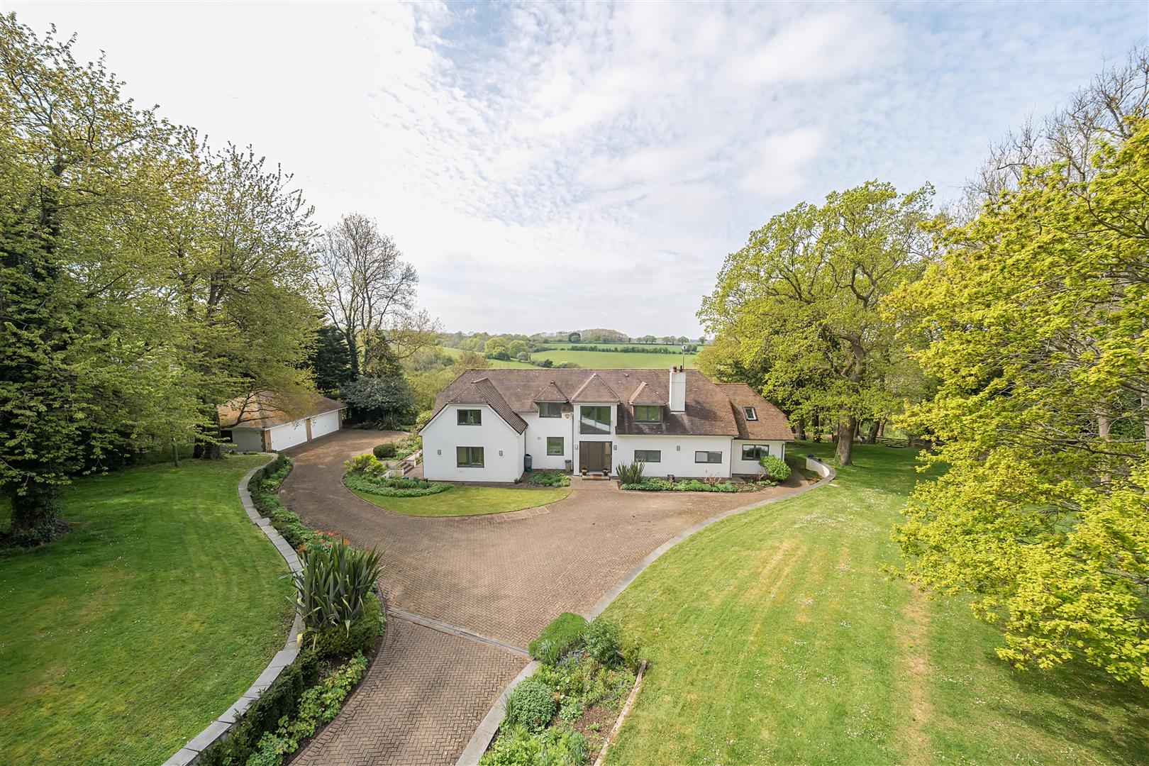 5 bedroom detached house for sale - Million Plus.com The Luxury Marketplace