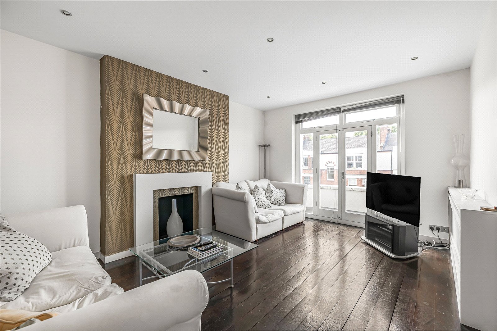 3 bedroom flat for sale 0