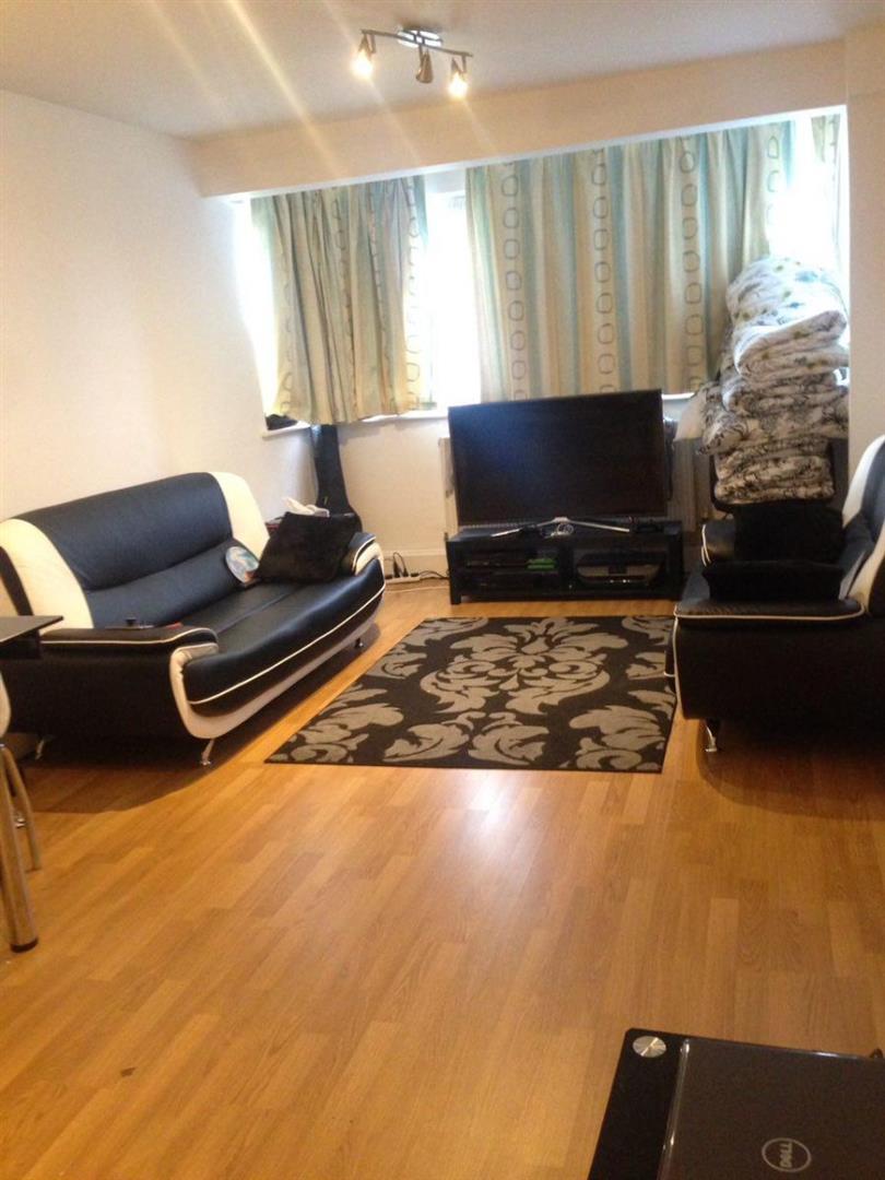 Albany Court, Alexandra Grove photo 5