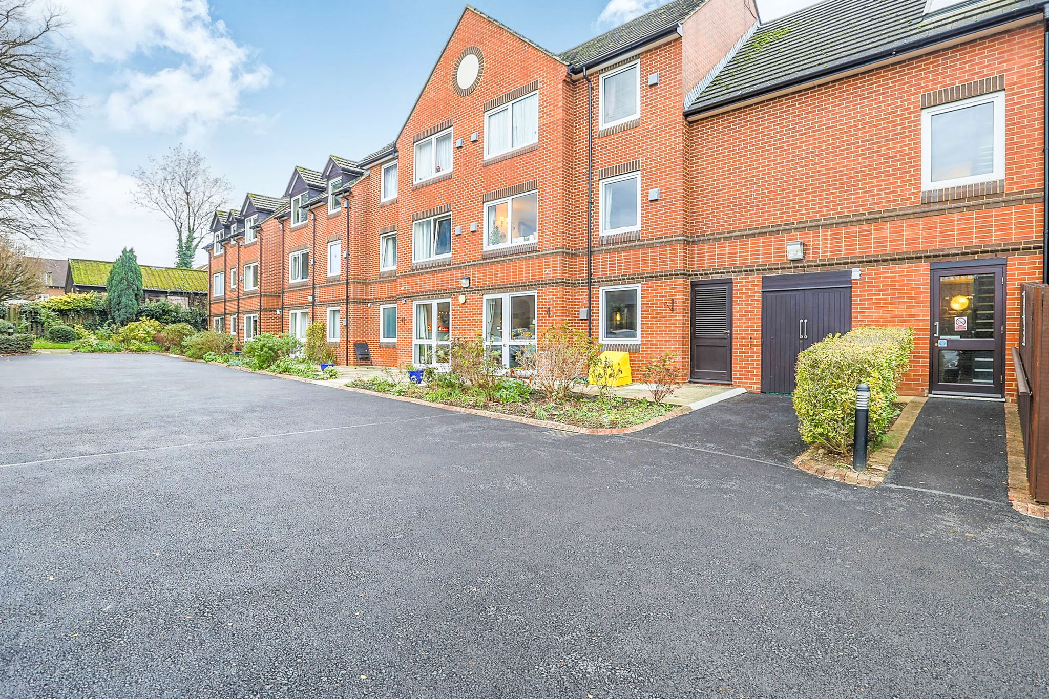 Free property report Flat 14, Homethorne House, Oak Road, Crawley, RH11 ...