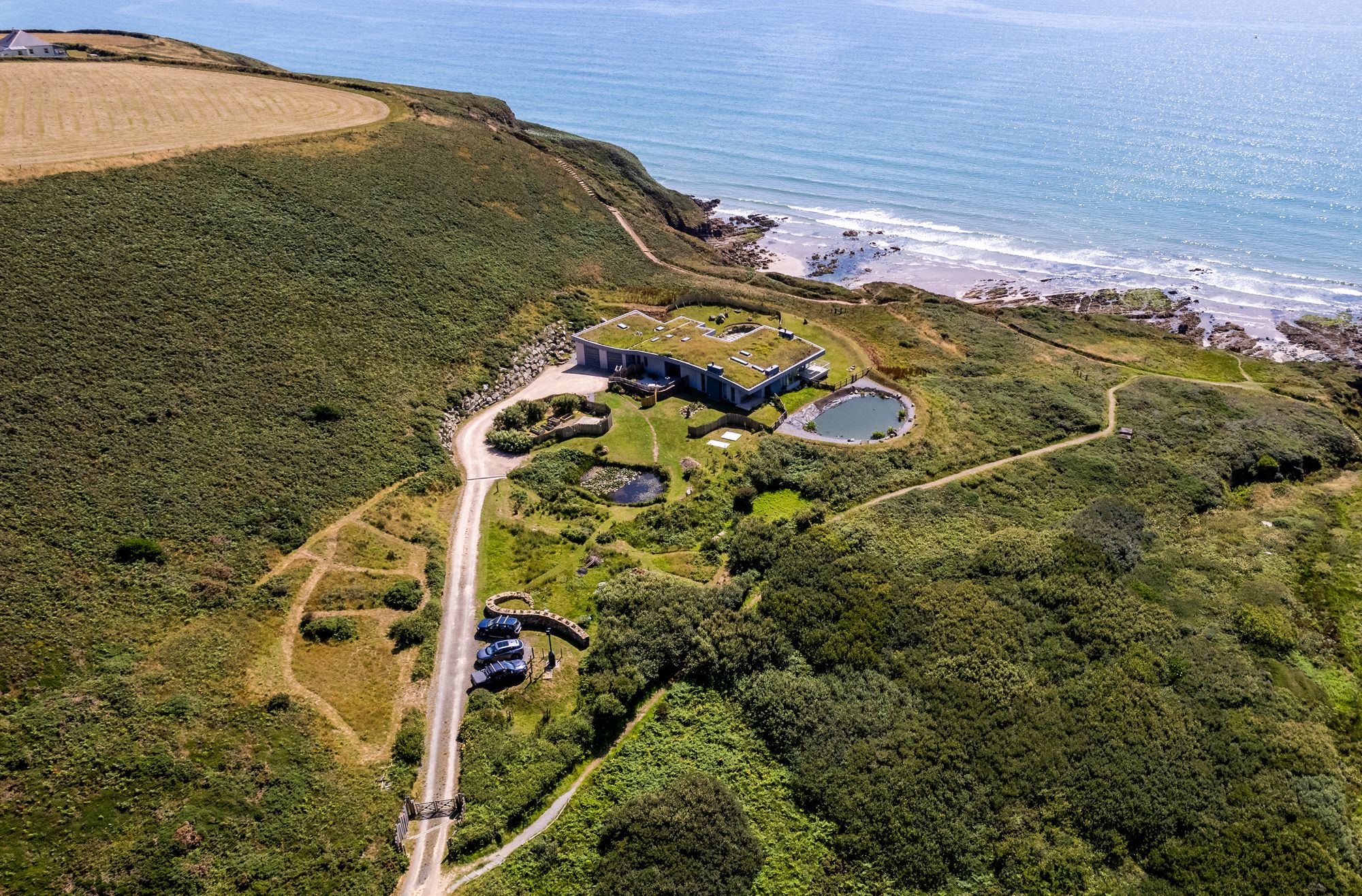 4 bedroom detached house for sale 0